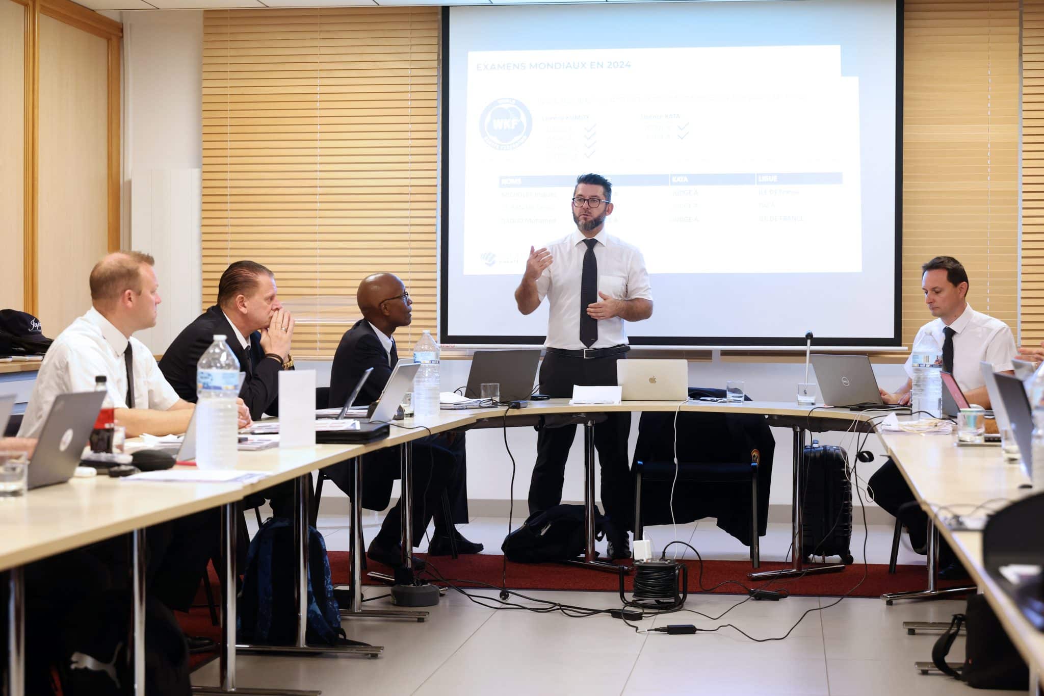 Le corps arbitral en ordre de bataille