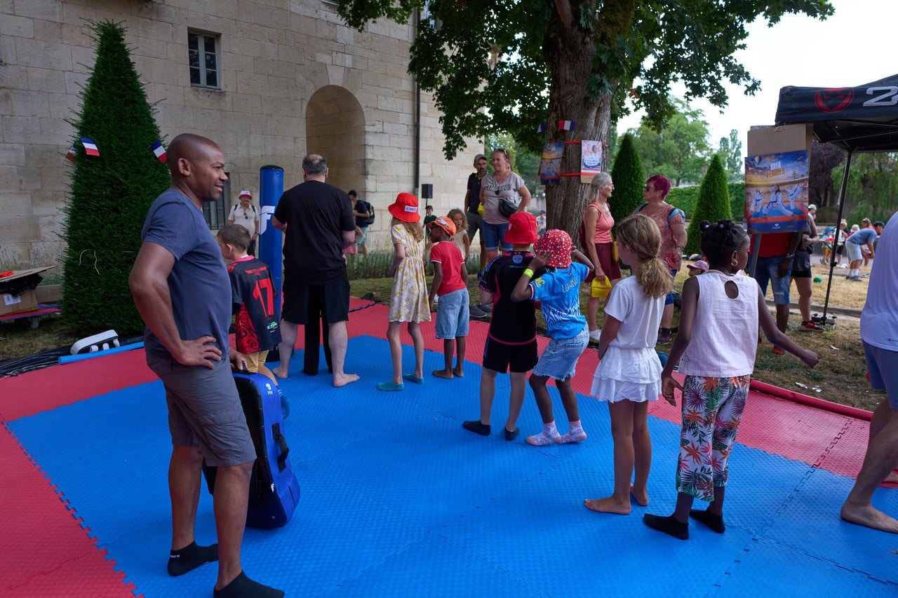 Le karaté à l’honneur au départ du Tour de France à Dole